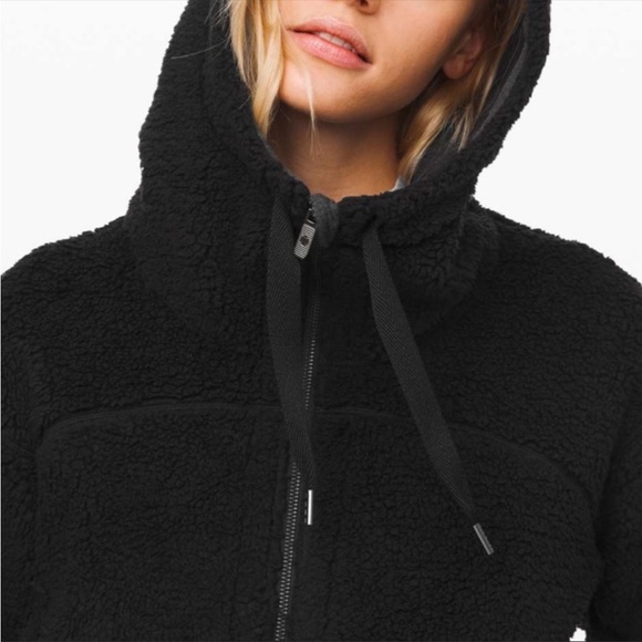 Lululemon short & sweet Sherpa zip up jacket - Picture 4 of 5